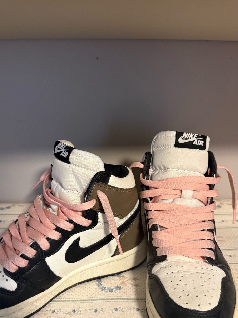 Jordan 1 Mocha